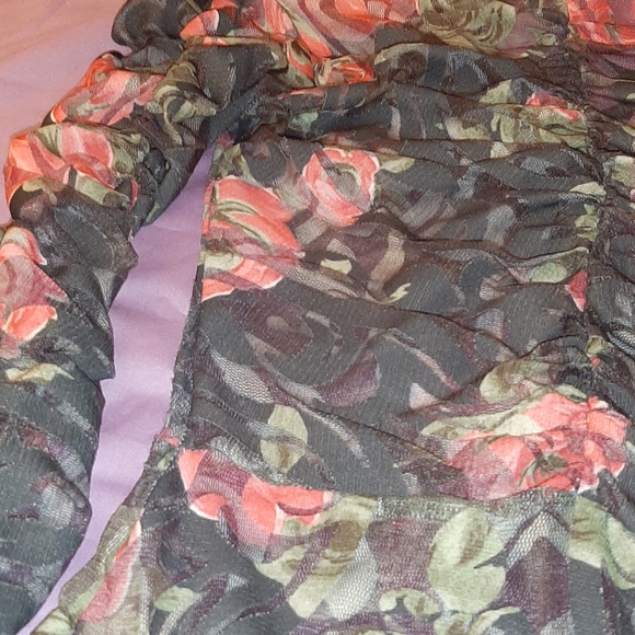 Embroided botanical sheer mesh top. - Picture 4 of 4